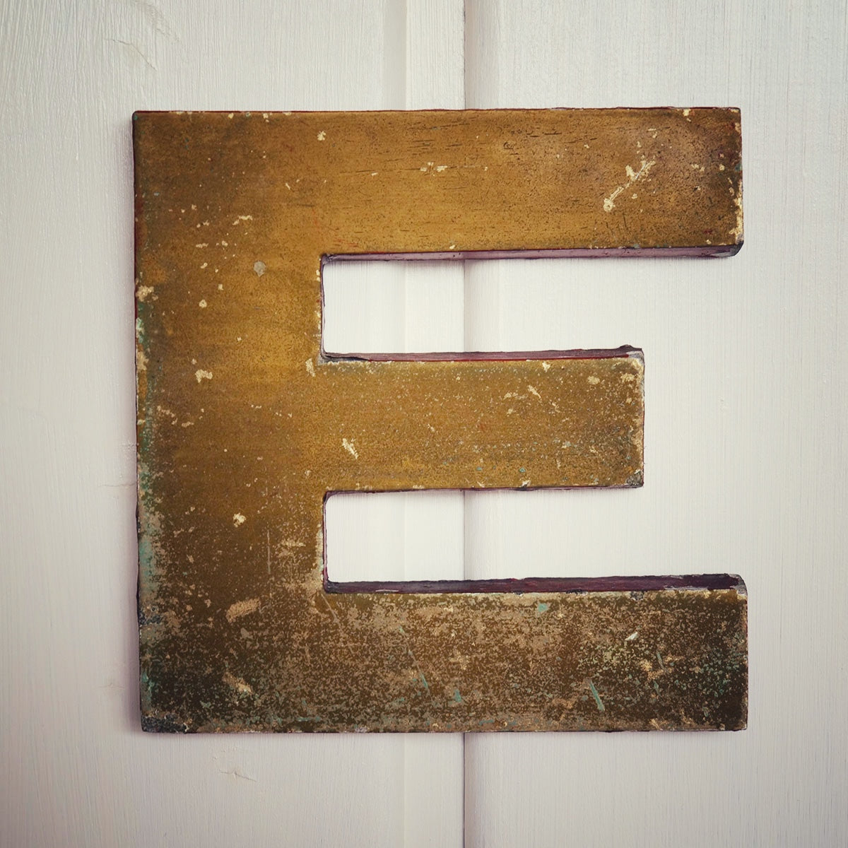 Vintage-Buchstabe E