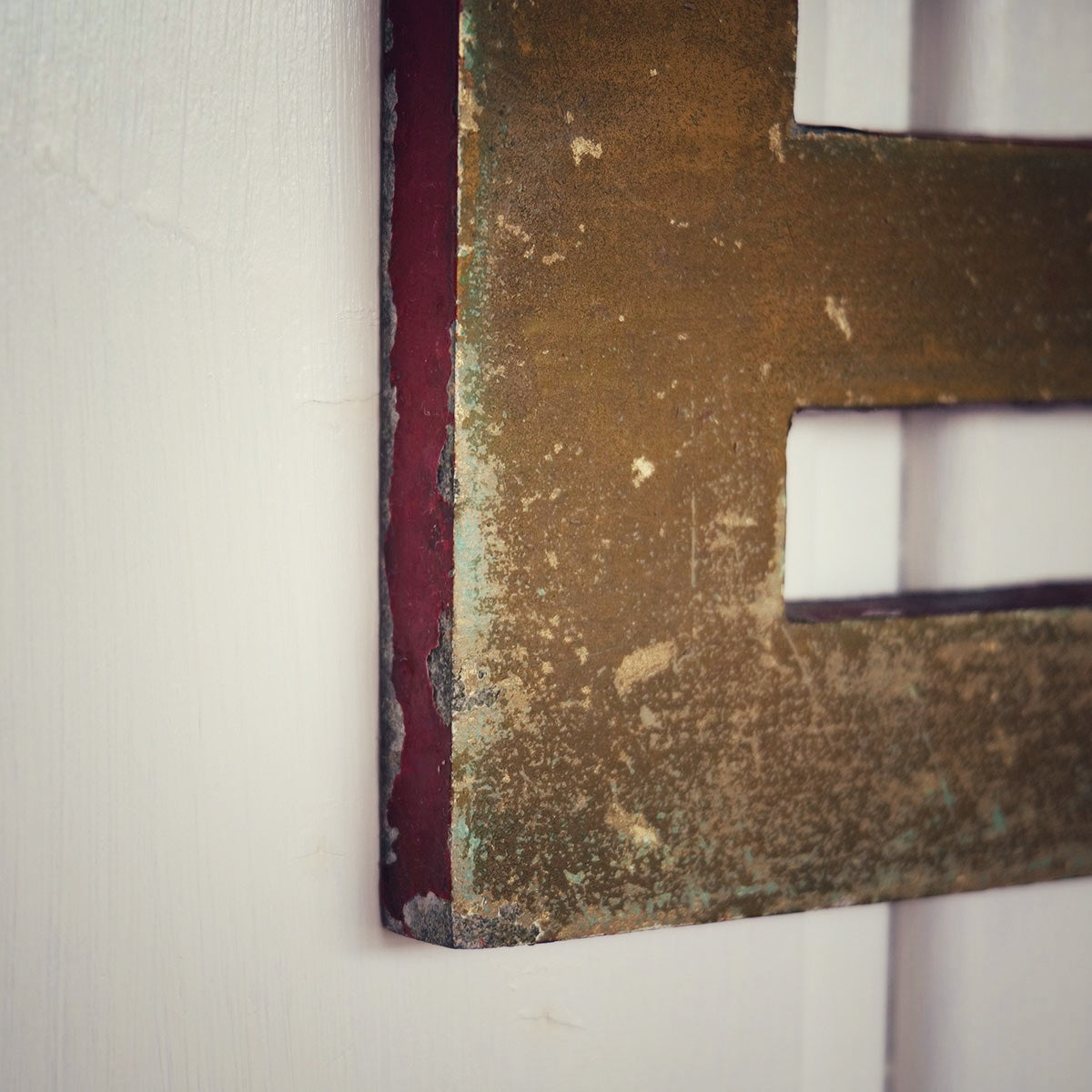Vintage-Buchstabe E
