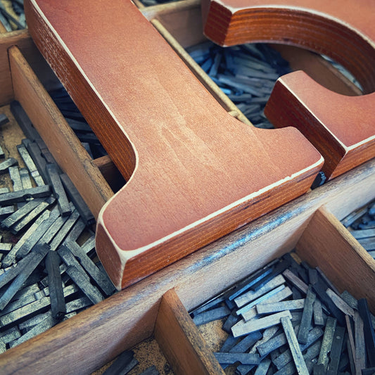 Großes Eszett aus Holz