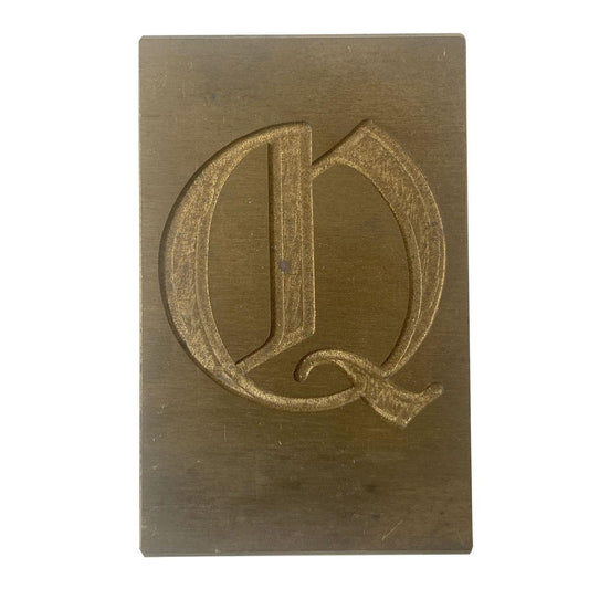 Gravur-Messing-Buchstabe Q
