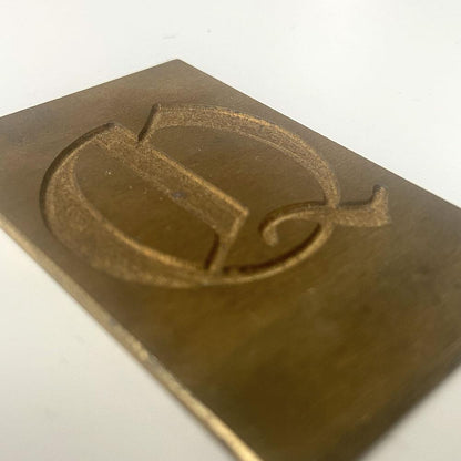 Gravur-Messing-Buchstabe Q